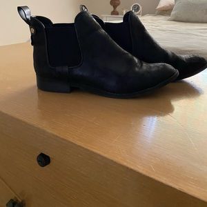 Women’s black boots size 10